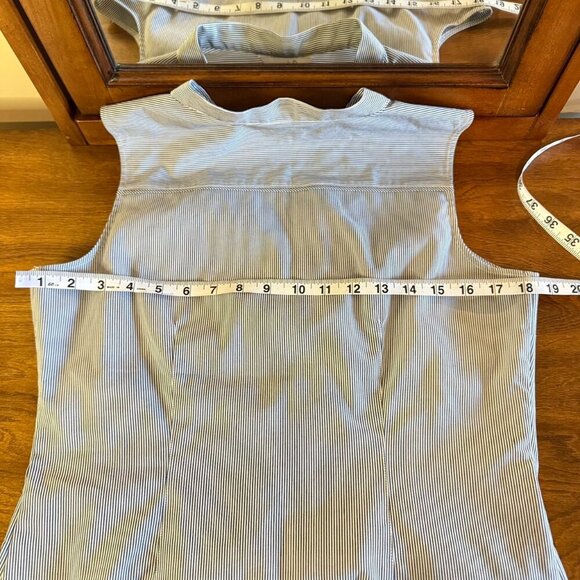 Reitmans black and white pinstripe sleeveless button down top shirt blouse - Picture 7 of 11